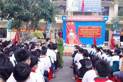 TRƯỜNG THCS THỊ TRẤN ME TỔ CHỨC CHUYÊN ĐỀ NGOẠI KHÓA: GIÁO DỤC KỸ NĂNG SỐNG VÀ TUYÊN TRUYỀN PHÁP LUẬT