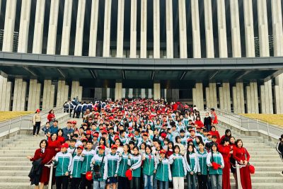 HOẠT ĐỘNG TRẢI NGHIỆM GIÁO DỤC Ý NGHĨA TẠI BẢO TÀNG LỊCH SỬ QUÂN SỰ VÀ KHU TRANG TRẠI GIÁO DỤC ARMY